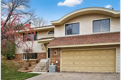 7275 Pontiac Circle, Chanhassen, MN 55317 - Photo 4