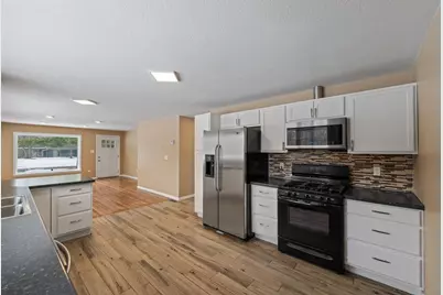 4937 Beard Avenue N, Brooklyn Center, MN 55429 - Photo 8