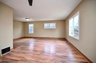 1082 Gale St, Winona, MN 55987 - Photo 4