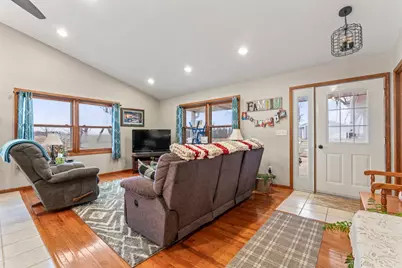 23371 650th Avenue, Alden, MN 56009 - Photo 10