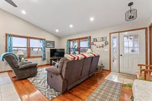 23371 650th Ave, Alden, MN 56009 - Photo 8