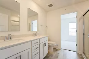 5305 Long Pointe Pass, Woodbury, MN 55129 - Photo 12