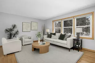 5245 Oxford St N, Shoreview, MN 55126 - Photo 2