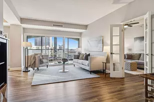 1201 Yale Pl, Minneapolis, MN 55403 - Photo 4