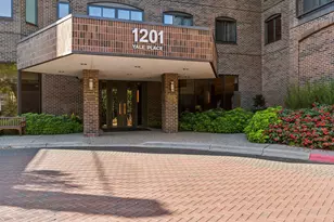 1201 Yale Pl, Minneapolis, MN 55403 - Photo 76