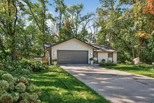 3225 Wellington Ln N, Plymouth, MN 55441 - Photo 2