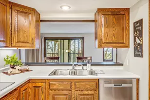 8430 Pennsylvania Rd, Bloomington, MN 55438 - Photo 18