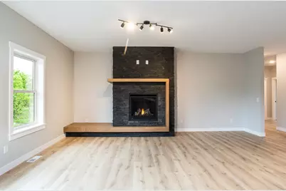 249 Saddle Ridge Lane, Troy Township, WI 54022 - Photo 12