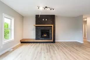 249 Saddle Ridge Ln, Troy Township, WI 54022 - Photo 12