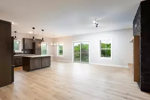 249 Saddle Ridge Ln, Troy Township, WI 54022 - Photo 6