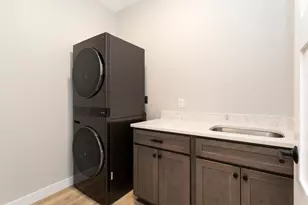 249 Saddle Ridge Ln, Troy Township, WI 54022 - Photo 18