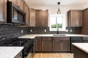 249 Saddle Ridge Ln, Troy Township, WI 54022 - Photo 10