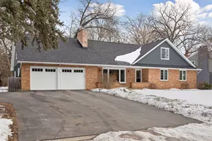 434 Yosemite Ave N, Golden Valley, MN 55422 - Photo 2