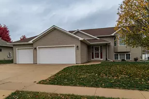 902 Berg Blvd SE, Stewartville, MN 55976 - Photo 2