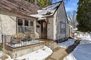 729 6th Ave SW, Faribault, MN 55021 - Photo 2