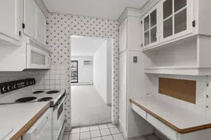 10531 Cedar Lake Rd, Hopkins, MN 55305 - Photo 14