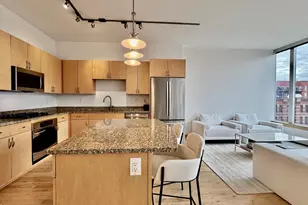 215 10th Ave S, Minneapolis, MN 55415 - Photo 8