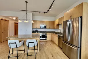 215 10th Ave S, Minneapolis, MN 55415 - Photo 6