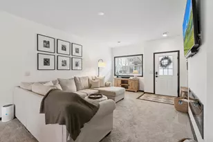 2574 Vierling Dr E, Shakopee, MN 55379 - Photo 2