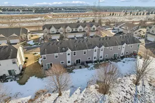 2574 Vierling Dr E, Shakopee, MN 55379 - Photo 36