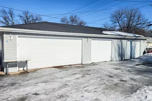 1334 17th St S, Fargo,  58103 - Photo 2