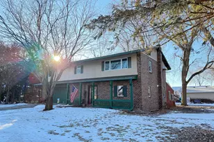 300 19th Ave NE, Waseca, MN 56093 - Photo 1