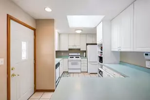 1145 Willow Dr S, Wayzata, MN 55391 - Photo 4