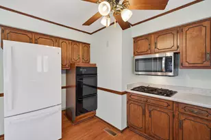 3960 Arthur St NE, Columbia Heights, MN 55421 - Photo 10