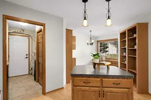 2817 Jordan Dr, Woodbury, MN 55125 - Photo 14