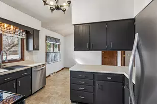 16108 Kensington Ct, Minnetonka, MN 55345 - Photo 8