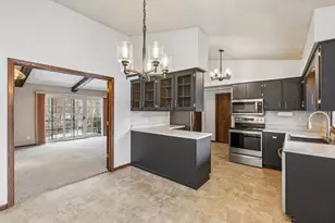 16108 Kensington Ct, Minnetonka, MN 55345 - Photo 4