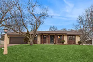 16108 Kensington Ct, Minnetonka, MN 55345 - Photo 40