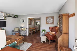 254 Winifred St W, Saint Paul, MN 55107 - Photo 2