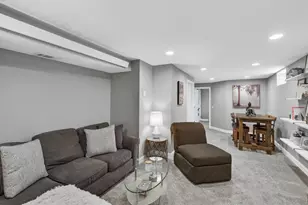 254 Winifred St W, Saint Paul, MN 55107 - Photo 14