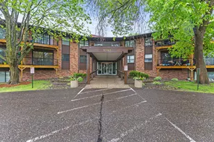 10113 W 34th St, Hopkins, MN 55305 - Photo 12