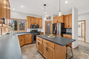 10913 Dunkirk St NE, Blaine, MN 55449 - Photo 12