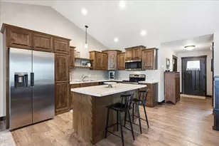 6362 Wilder Ln, Eau Claire, WI 54703 - Photo 4