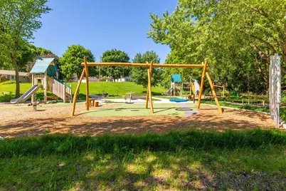 219 Morgan Avenue N, Minneapolis, MN 55405 - Photo 52