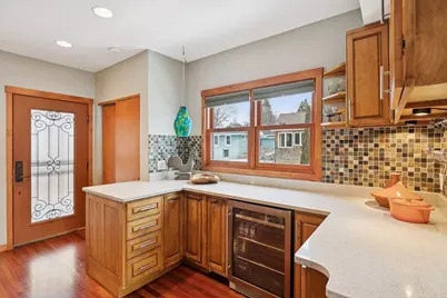 219 Morgan Avenue N, Minneapolis, MN 55405 - Photo 28