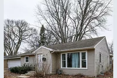 212 Thayer Avenue, Mankato, MN 56001 - Photo 2