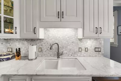 2017 Girard Avenue S, Minneapolis, MN 55405 - Photo 26