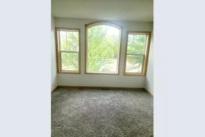 3049 Chamberlain Street N #4, Maplewood, MN 55109 - Photo 4