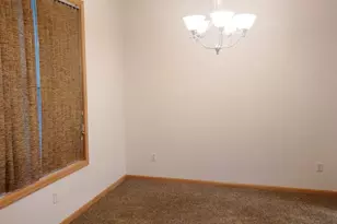 3049 Chamberlain Street N, Maplewood, MN 55109 - Photo 6