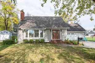 521 7th Ave NE, Waseca, MN 56093 - Photo 1