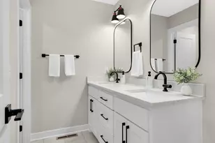 2164 Eustis St, Roseville, MN 55113 - Photo 30