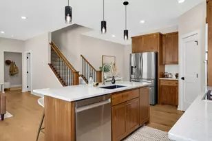 2164 Eustis St, Roseville, MN 55113 - Photo 14