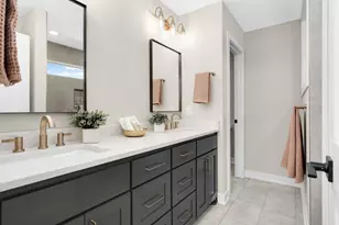 2164 Eustis St, Roseville, MN 55113 - Photo 26