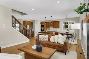 2164 Eustis St, Roseville, MN 55113 - Photo 2