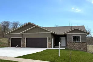 2804 Oaklawn Dr, Northfield, MN 55057 - Photo 2