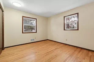 1051 Tiller Ln, Shoreview, MN 55126 - Photo 12